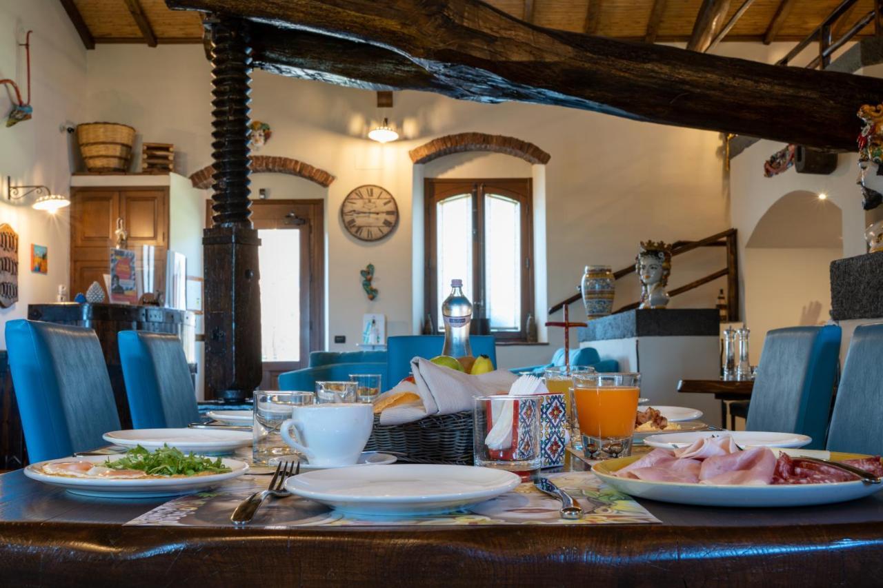 Etna Quota Mille Boutique Hotel, Typical Sicilian Food & Wine Рандаццо Экстерьер фото
